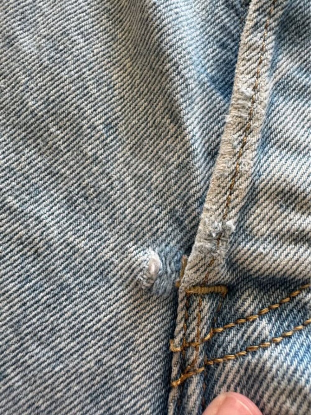 Women's Levi's Ribcage - Picture 2 of 2